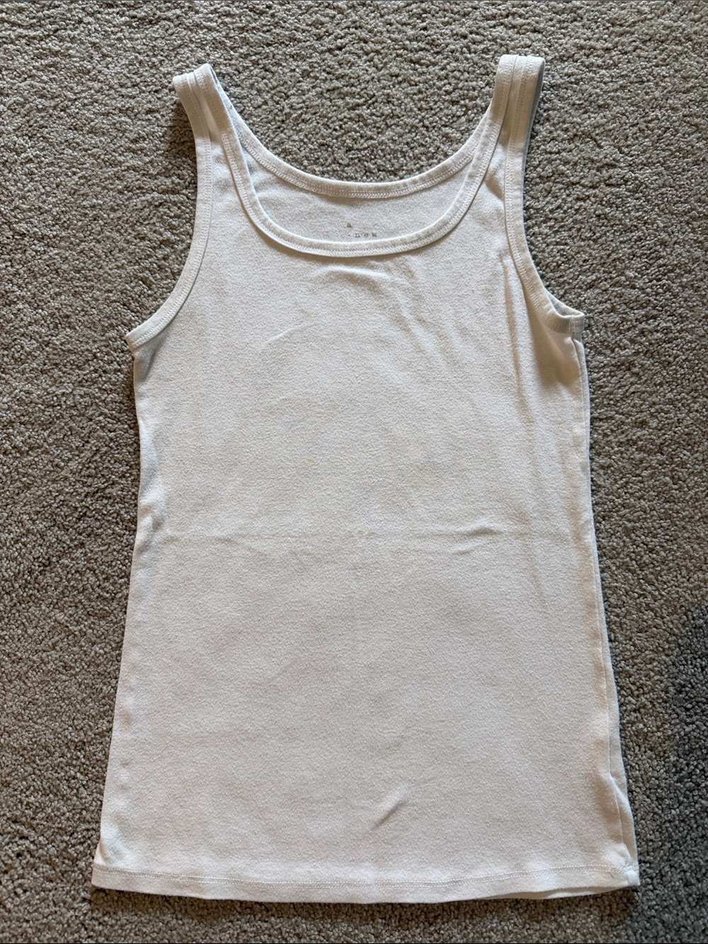 a new day Women's Small White Tank Top Scoopneck Wide Straps Sleeveless Shirt